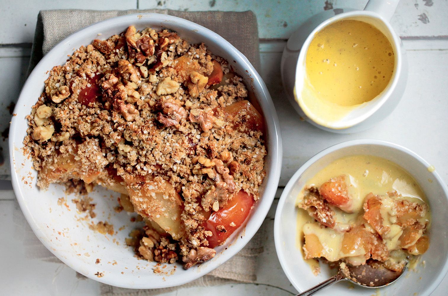 Veganer Apfel-Crumble mit Haferflocken und Zimt